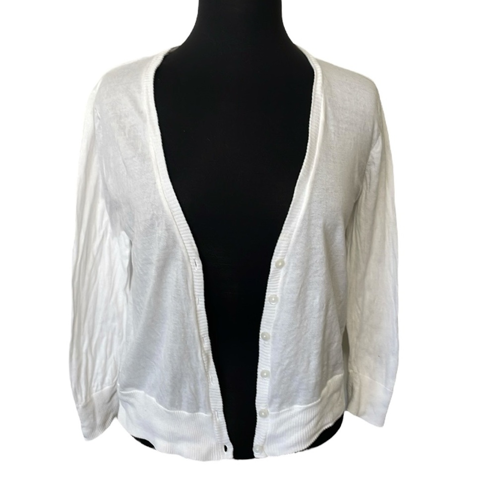 Jeanne Pierre women’s Size Medium white 100% cotton cardigan sweater.
